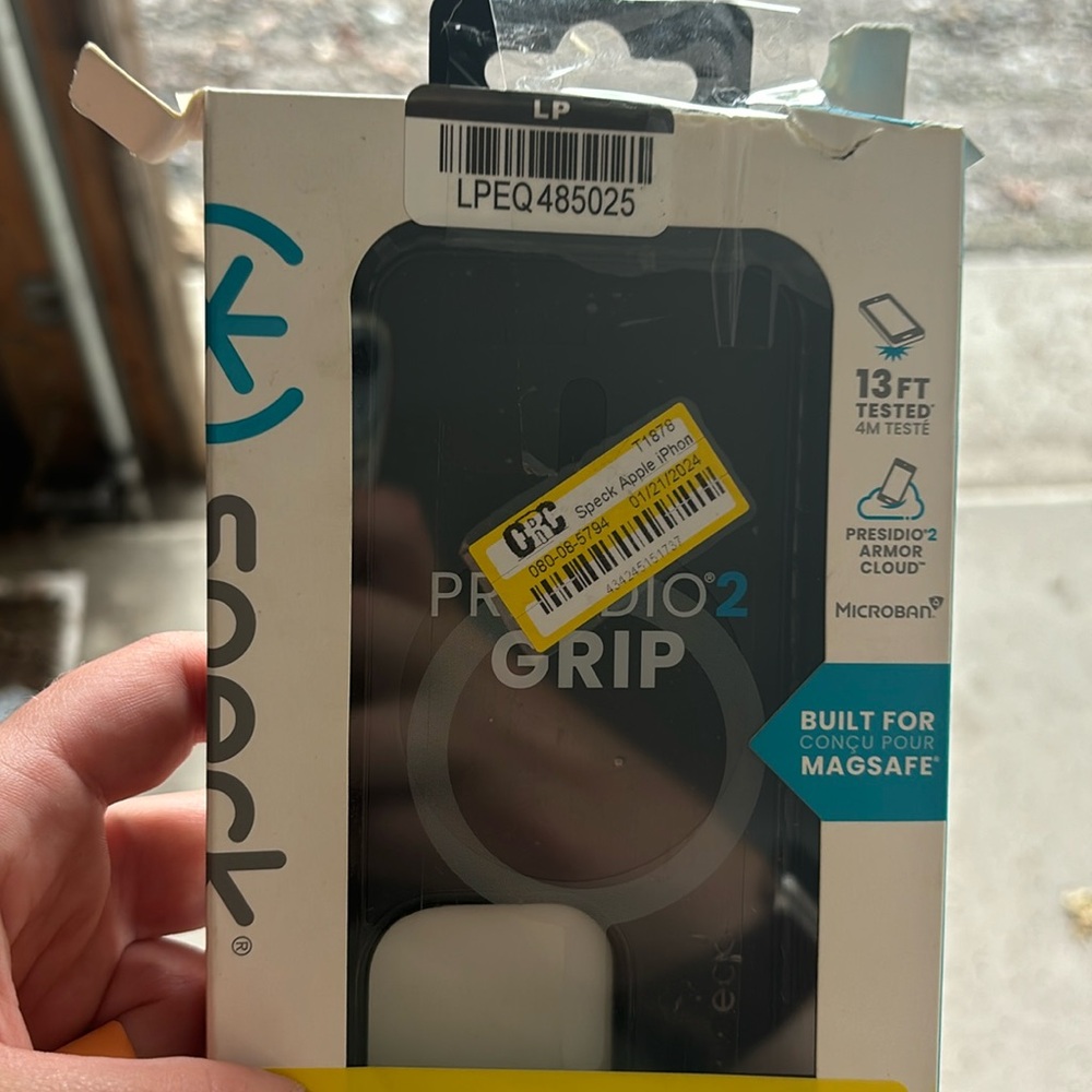 Speck case iPhone 15 pro